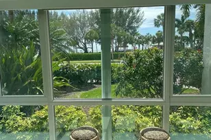 2100 Gulf Shore Blvd N, Naples, FL 34102 - Photo 3