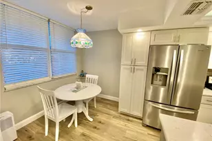 290 Naples Cove Dr, Naples, FL 34110 - Photo 5