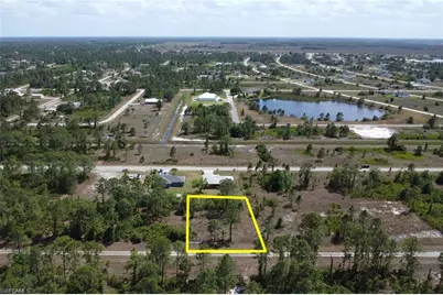 1052 Chandlee St, Lehigh Acres, FL 33974 - Photo 5