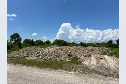 613 Theodore Vail St E, Lehigh Acres, FL 33974 - Photo 5