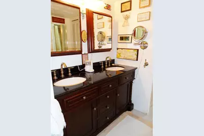 1216 SE 22nd Pl, Cape Coral, FL 33990 - Photo 9