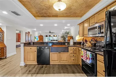 124 Pinebrook Dr, Fort Myers, FL 33907 - Photo 7