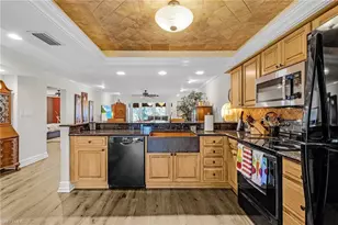 124 Pinebrook Dr, Fort Myers, FL 33907 - Photo 7