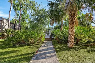 124 Pinebrook Dr, Fort Myers, FL 33907 - Photo 21