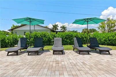 390 Valley Dr, Bonita Springs, FL 34134 - Photo 17