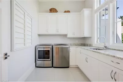 702 Bobwhite Ln, Naples, FL 34108 - Photo 33