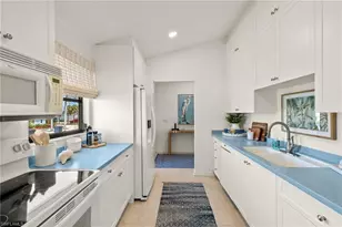 458 Lake Murex Cir, Sanibel, FL 33957 - Photo 15