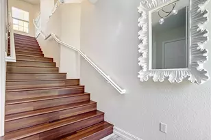 4752 Stratford Ct, Naples, FL 34105 - Photo 5