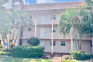 150 Turtle Lake Ct, Naples, FL 34105 - Photo 3