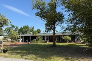 1605 Oakley Ave, Fort Myers, FL 33901 - Photo 1