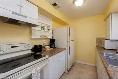 11093 Kelly Rd, Fort Myers, FL 33908 - Photo 5