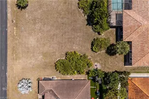 11273 Coimbra Ln, Bonita Springs, FL 34135 - Photo 9