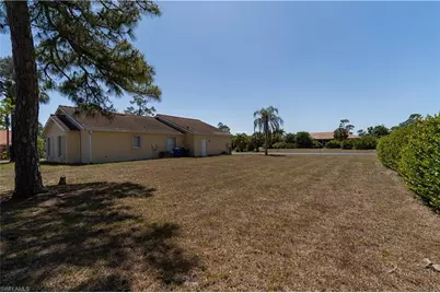 11264 Coimbra Ln, Bonita Springs, FL 34135 - Photo 17