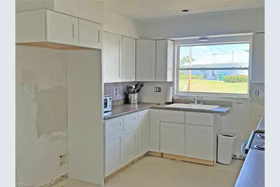 5201 Pocatella Ct, Cape Coral, FL 33904 - Photo 9