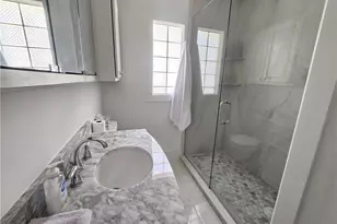 835 9th Ave S, Naples, FL 34102 - Photo 9