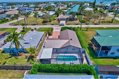 112 Capri Blvd, Naples, FL 34113 - Photo 3