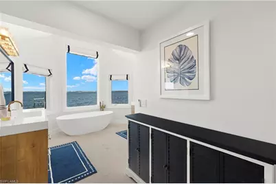 8451 Casa Del Rio Ln, Fort Myers, FL 33919 - Photo 25