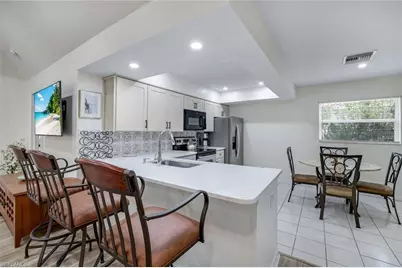 156 Sabal Lake Dr, Naples, FL 34104 - Photo 5