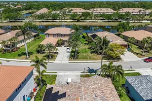 2579 Sawgrass Lake Ct, Cape Coral, FL 33909 - Photo 45