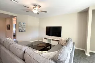 212 SW 21st St, Cape Coral, FL 33991 - Photo 5