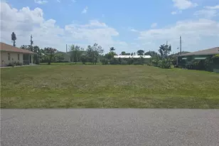 218 SE 47th St, Cape Coral, FL 33904 - Photo 1