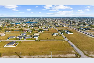 1614 NE Juanita Pl, Cape Coral, FL 33909 - Photo 7