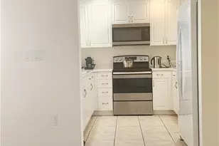 2090 W First St, Fort Myers, FL 33901 - Photo 9