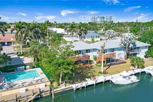 1560 Blue Point Ave, Naples, FL 34102 - Photo 9