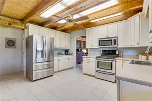 18631 Baseleg Ave, North Fort Myers, FL 33917 - Photo 13