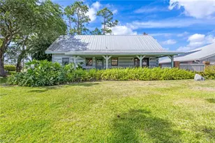 18631 Baseleg Ave, North Fort Myers, FL 33917 - Photo 3