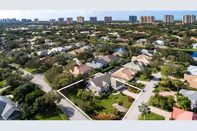 720 Turkey Oak Ln, Naples, FL 34108 - Photo 3