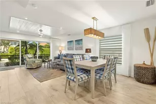 1060 6th St S, Naples, FL 34102 - Photo 5