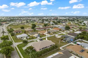 904 SE 13th St, Cape Coral, FL 33990 - Photo 37