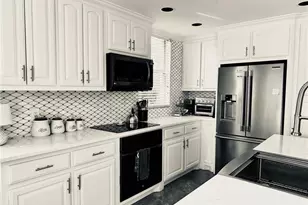 24700 Lakemont Cove Ln, Bonita Springs, FL 34134 - Photo 3