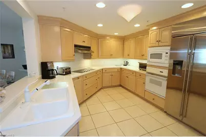 60 Seagate Dr #805, Naples, FL 34103 - Photo 11