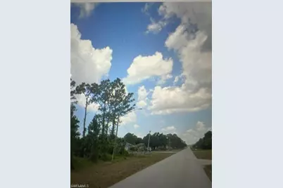 1060 Sunrise Blvd, Lehigh Acres, FL 33974 - Photo 3