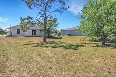 2575 39th Ave NE, Naples, FL 34120 - Photo 9