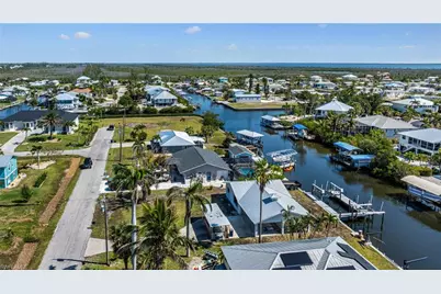 2560 Baybreeze St, Saint James City, FL 33956 - Photo 9