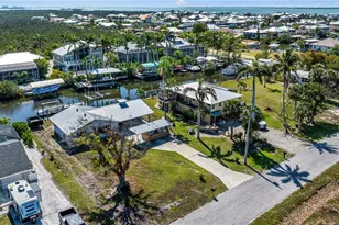 2560 Baybreeze St, Saint James City, FL 33956 - Photo 7