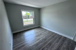 217 SE 40th St, Cape Coral, FL 33904 - Photo 5