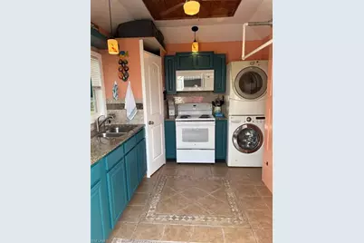 5600 Cypress Woods Resort Dr, Fort Myers, FL 33905 - Photo 15