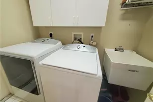 1211 Chelmsford Ct, Naples, FL 34104 - Photo 23