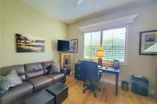 1211 Chelmsford Ct, Naples, FL 34104 - Photo 7