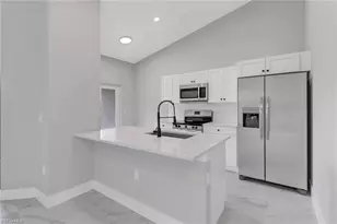 912-914 Ainsworth St W, Lehigh Acres, FL 33974 - Photo 7