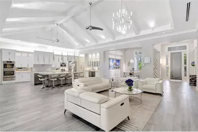 555 Mooring Line Dr, Naples, FL 34102 - Photo 5