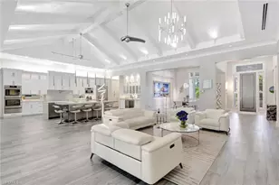 555 Mooring Line Dr, Naples, FL 34102 - Photo 5