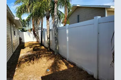 1614 NE 12th St, Cape Coral, FL 33909 - Photo 31