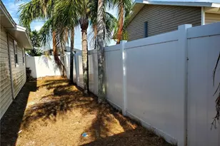 1614 NE 12th St, Cape Coral, FL 33909 - Photo 31