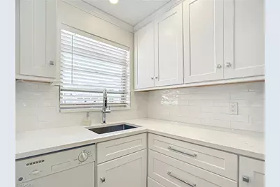 180 Turtle Lake Ct #206, Naples, FL 34105 - Photo 7