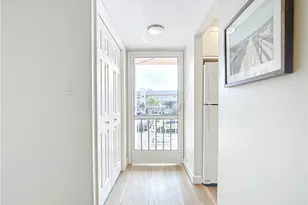 180 Turtle Lake Ct, Naples, FL 34105 - Photo 5